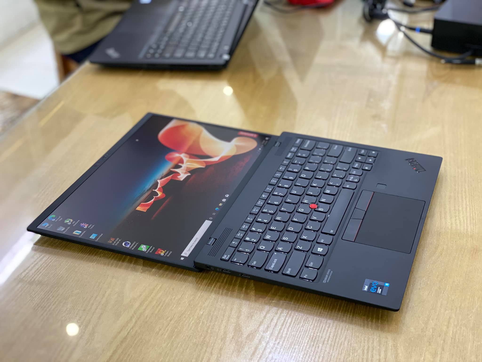 Laptop Lenovo Thinkpad X1 Nano-2.jpg